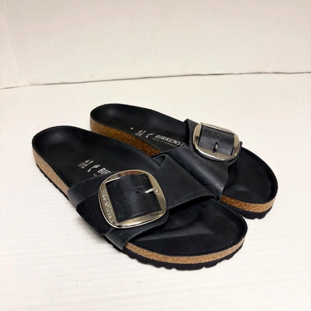 NWOB Birkenstock‎ Madrid Big Buckle Oiled Leather Sandals in Black - Picture 4 of 12
